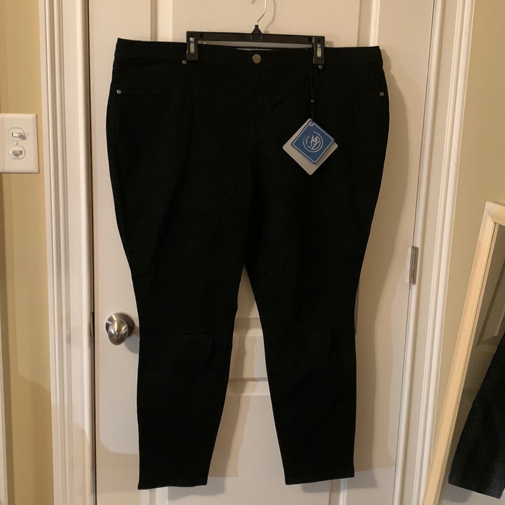 NWT A3 Denim black classic skinny stretchy straight leg jeans size 24W
